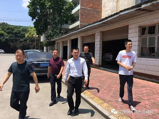 赣州市江西财大EMBA同学联谊会募捐8万元助力龙南县杨村镇灾后重建474.jpg